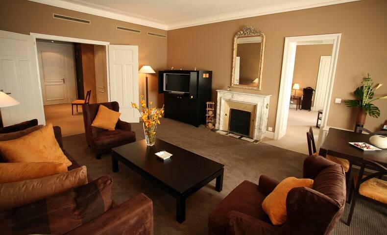 Deluxe Lake View Suite