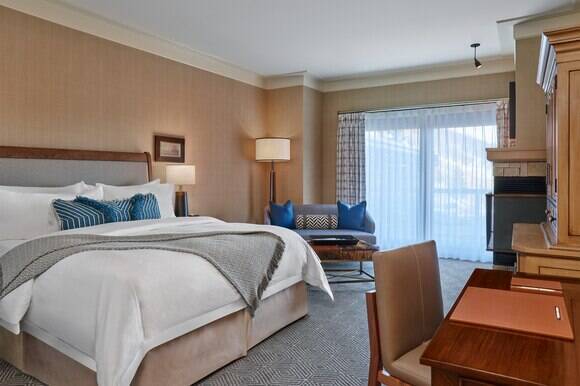 Snow Park King Room Guest Room King Balcony Fireplace