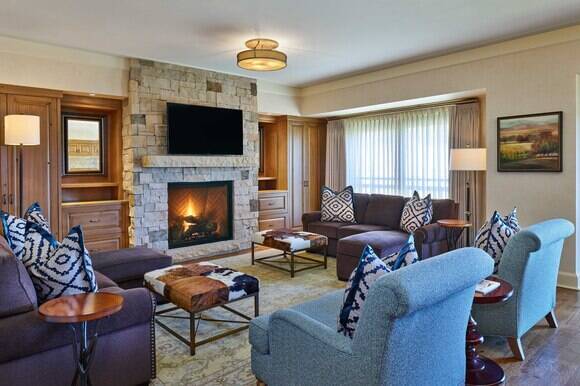 Executive Suite Balcony Fireplace