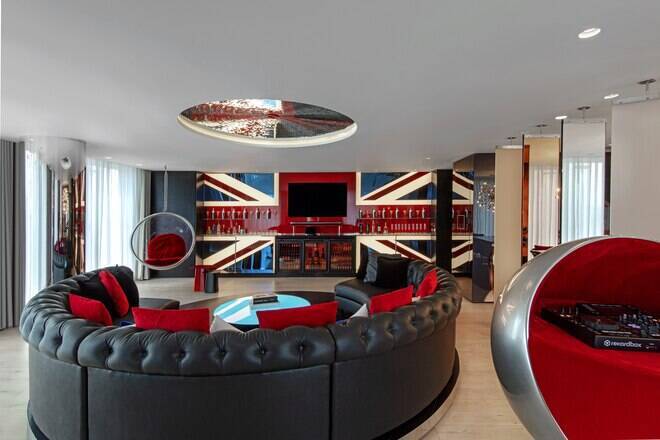 Extreme WOW Penthouse Suite