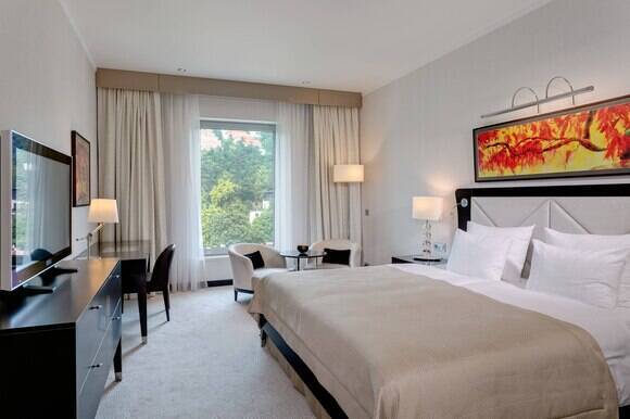 Castle Hill King Room