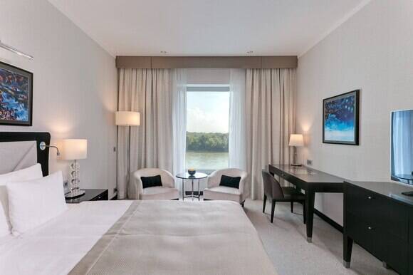 Executive Grand Room