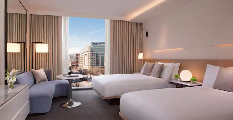 Sakura Club - Two Queen Beds