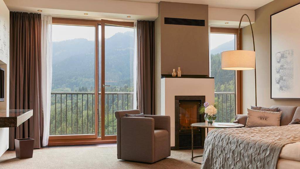 Mountain View Room