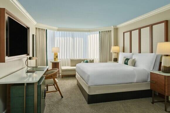 Grand Deluxe Room King Bed