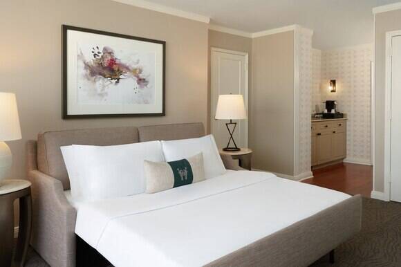 Executive Suite King Bed