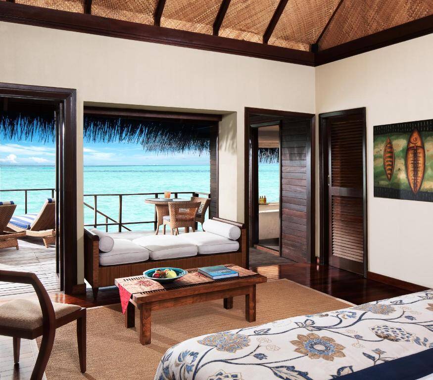 Lagoon Villa with Ocean Views