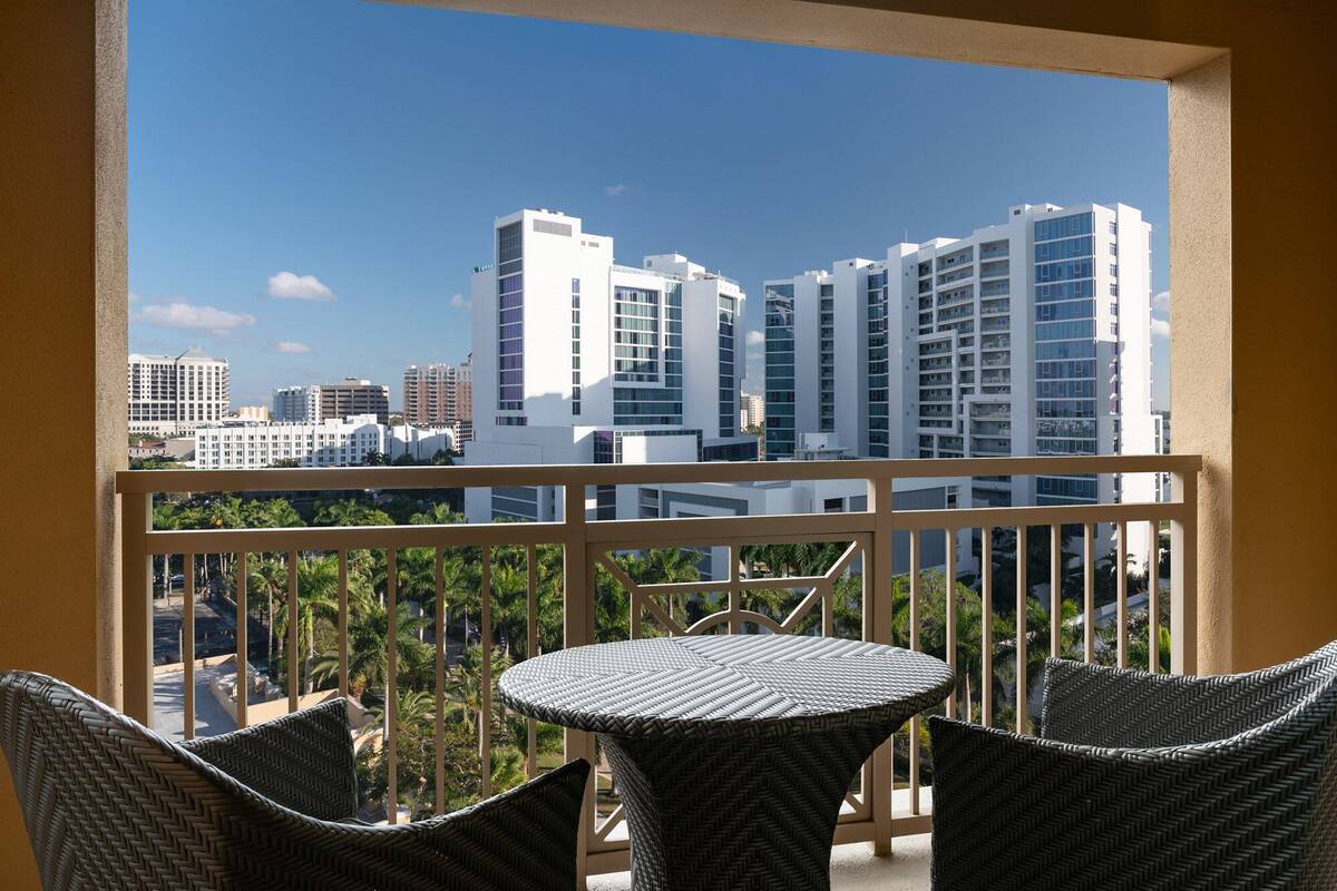 Club Level King Guest Room