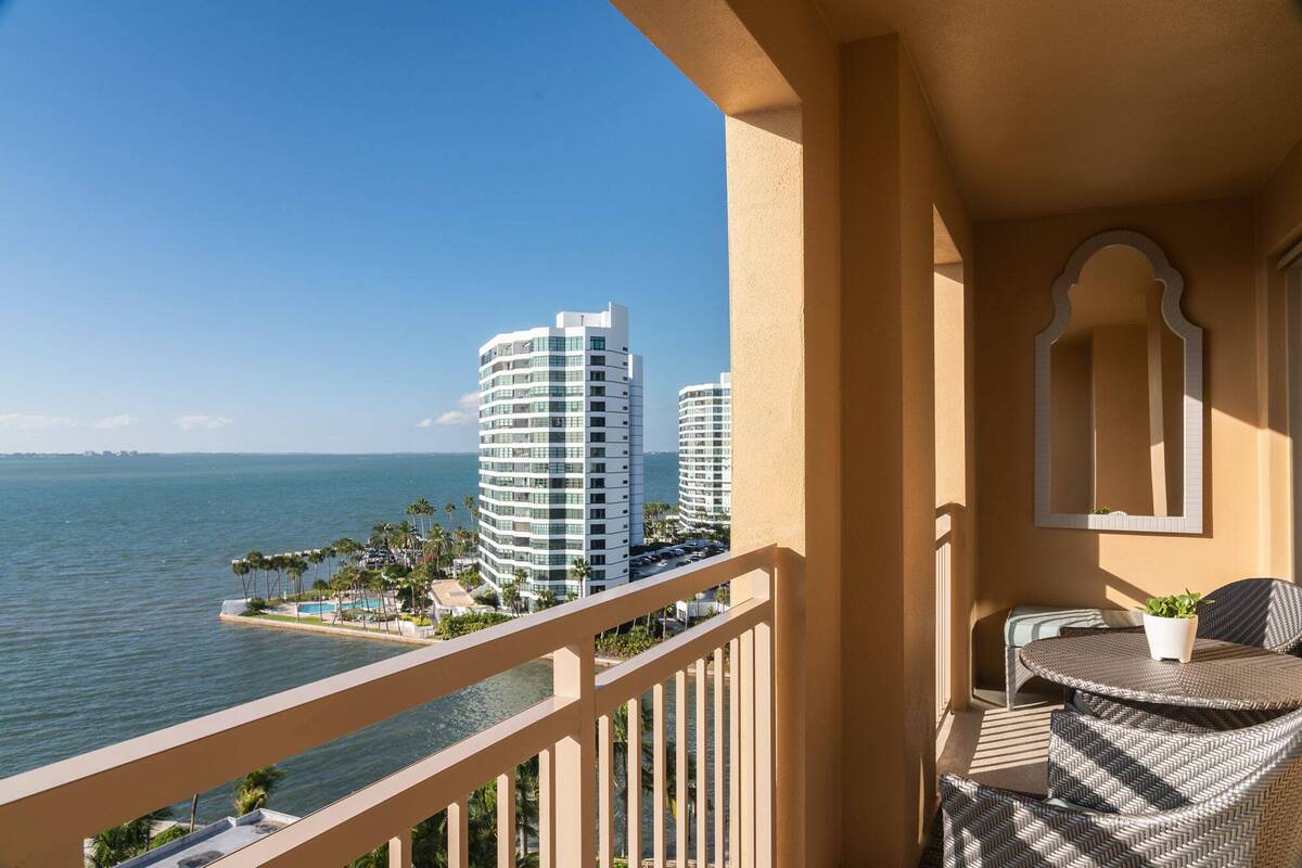 Bay View Suite