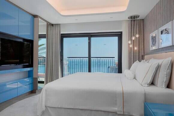 Luxury Bay One Bedroom Suite, Sea View, Balcony