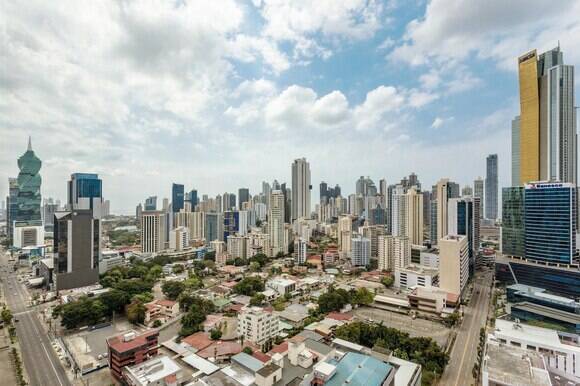 Wonderful City View Room - King Bed