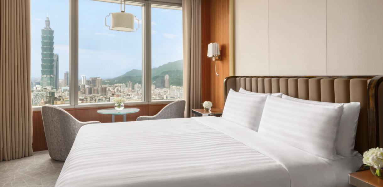 Plaza King Suite
