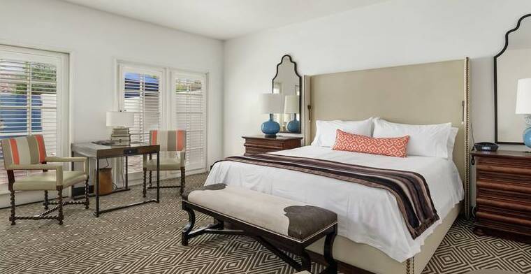 Resort Casita King Mobility Hearing Accessible Room with Roll-In Shower