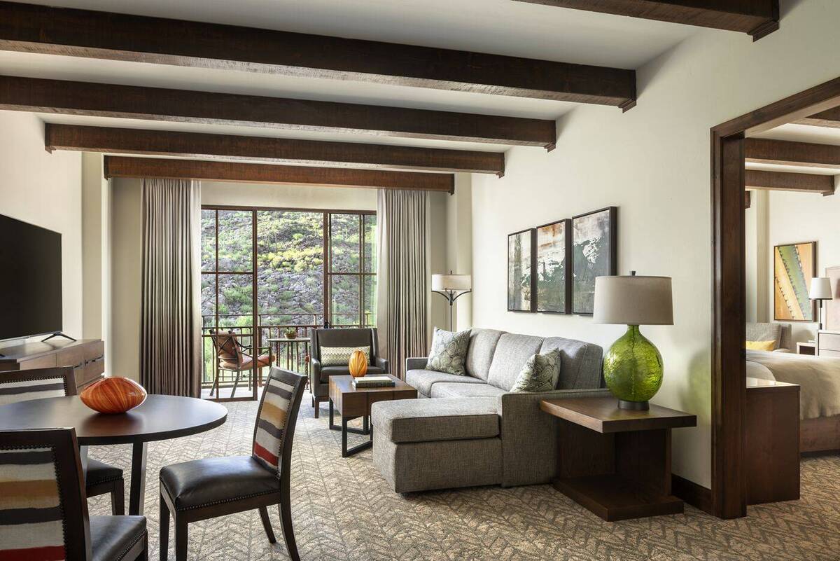 One Bedroom Executive Suite - King Balcony