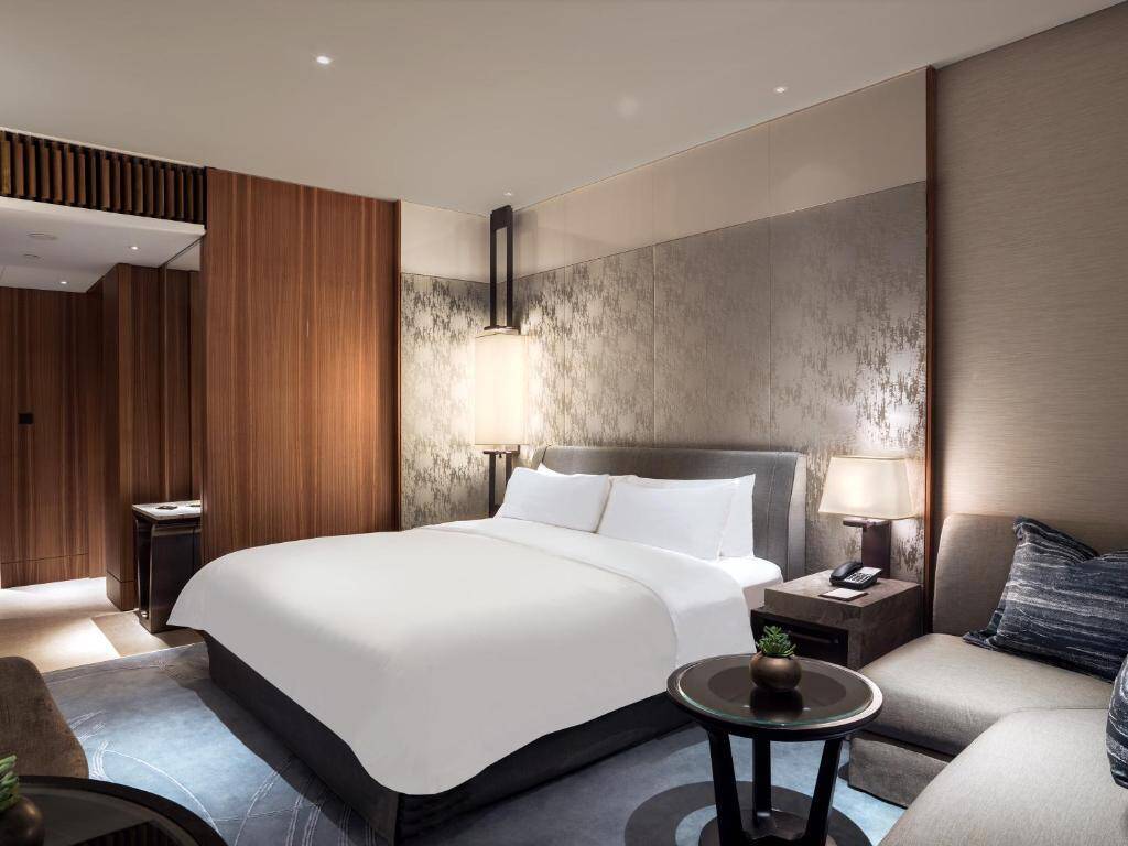Club Premier City View Room King