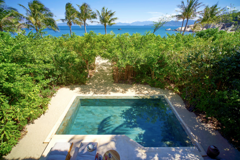 Beachfront Pool Villa