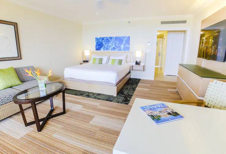 Deluxe Ocean View Accessible King Room