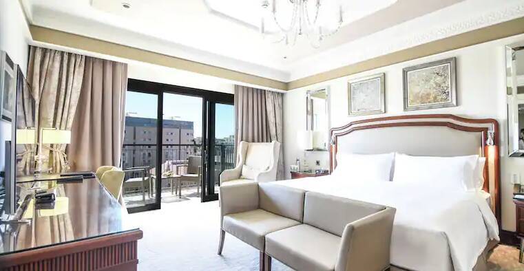 King Grand Deluxe Balcony High Floor Room