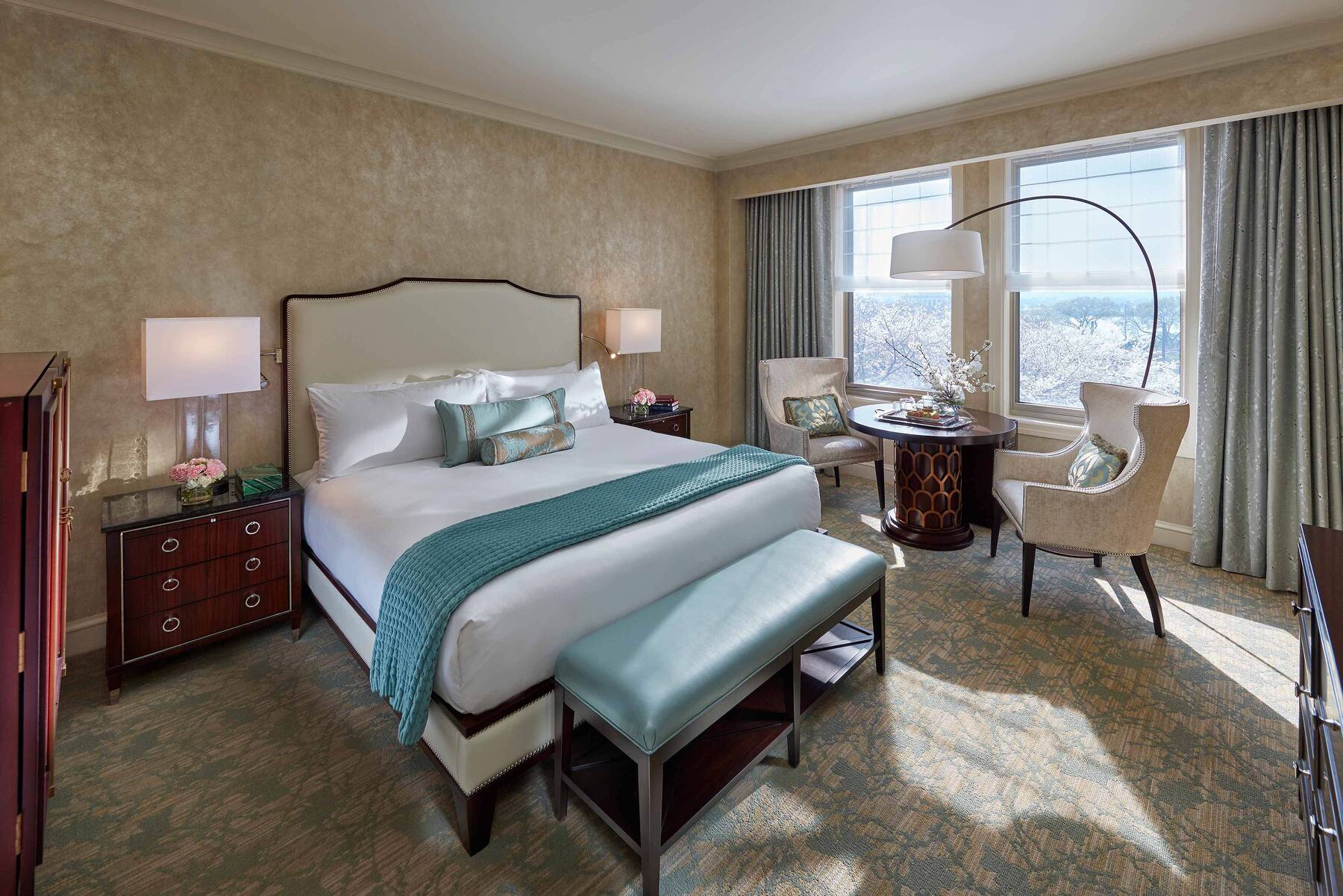 Deluxe Water View King Room
