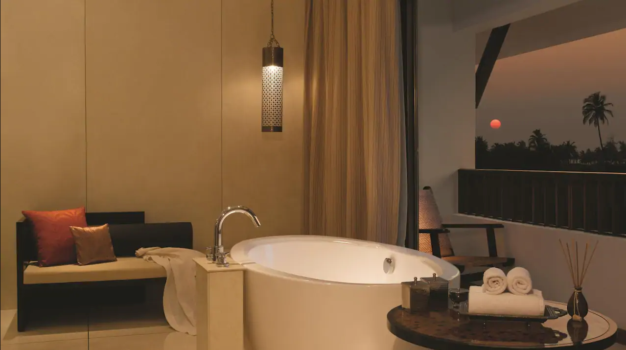 Alila Suite with Infinity Pool View and Balcony 
