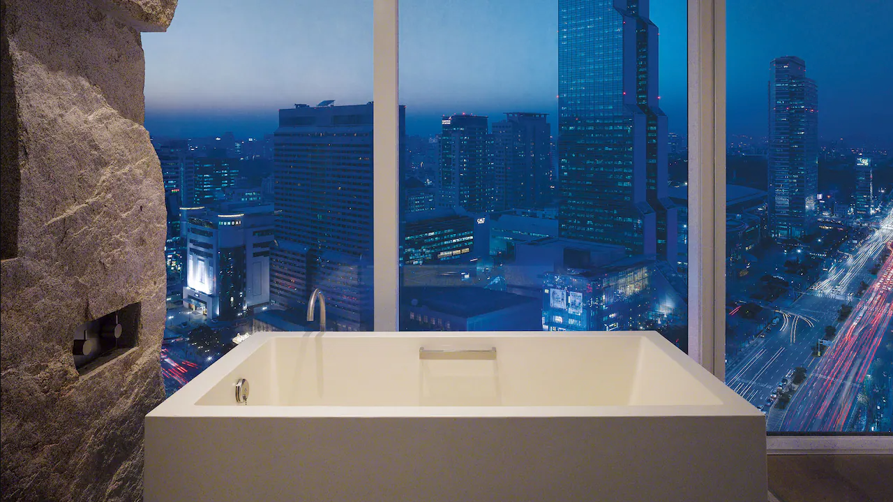King Bed City View Deluxe