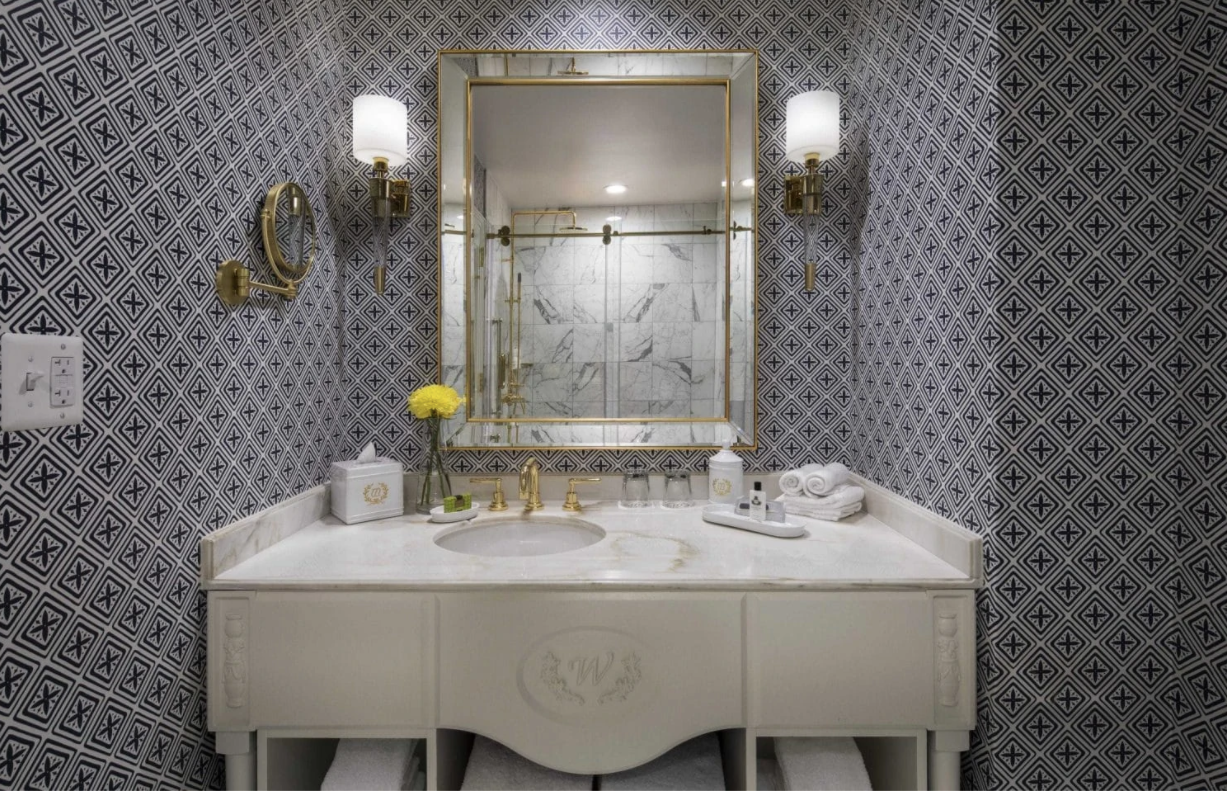 Two Queen Classic Accessible Room with Tub