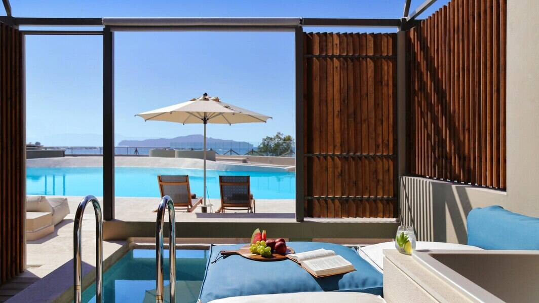 Upbeat Retreat Sea View, Plunge Pool Room