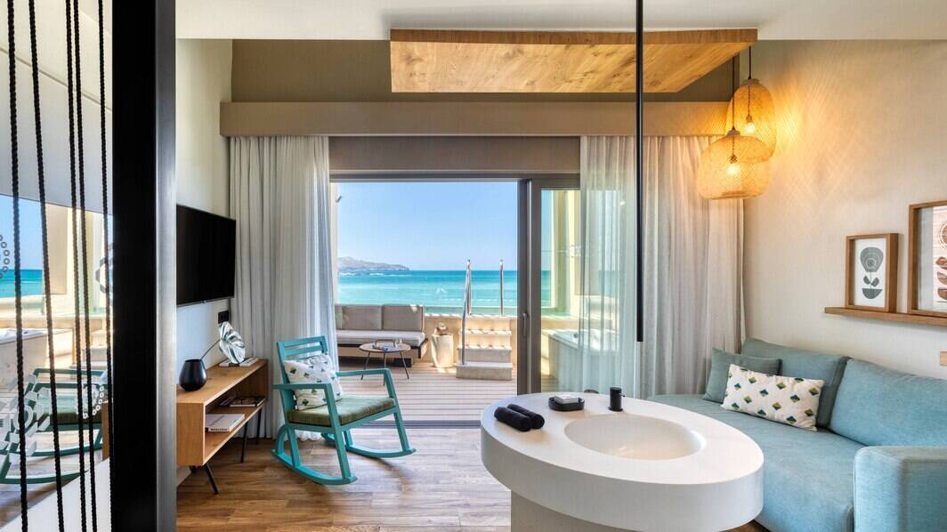 Absolute Haven Suite, Seafront, Private Pool