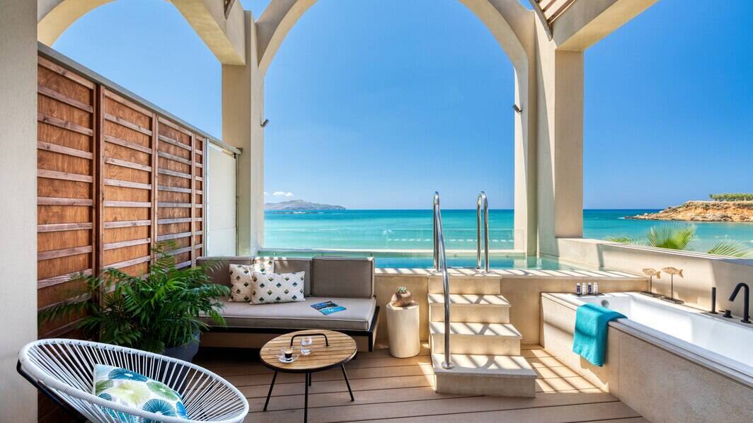 Absolute Haven Suite, Seafront, Private Pool
