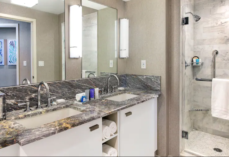 Three Bedroom Residence - Intra Ocean View Accessible Room
