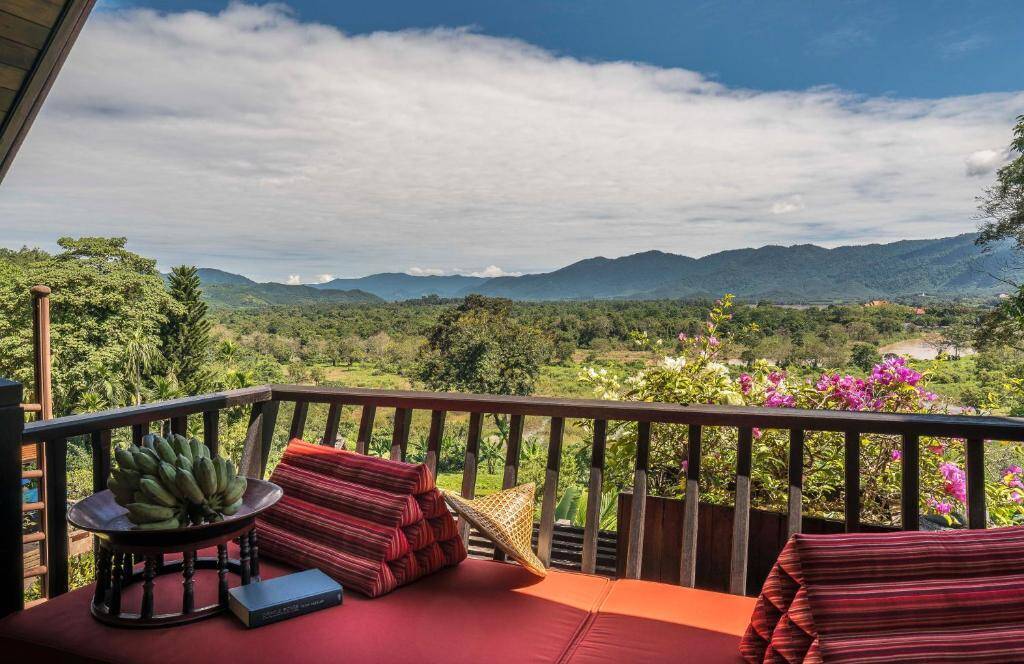 Deluxe Three Country View Twin Room
