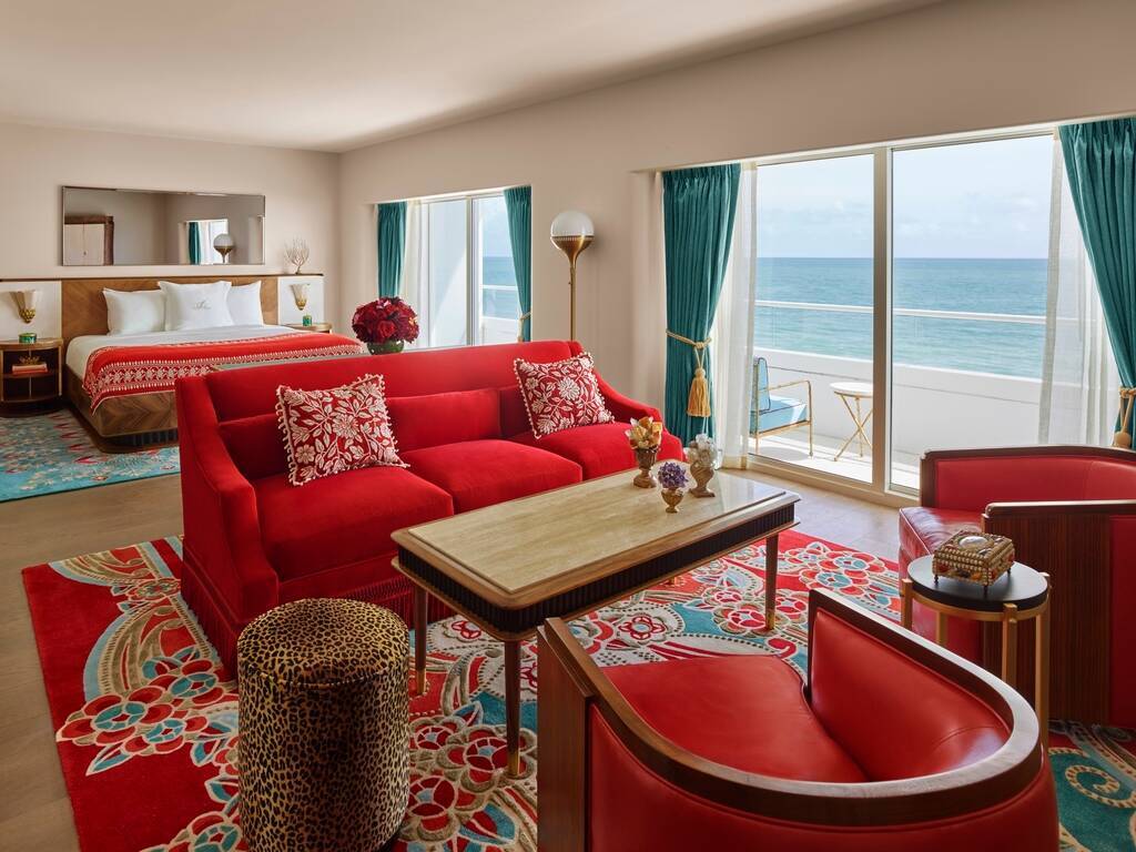 Premier Oceanfront ADA King Junior Suite - Hearing Accessible