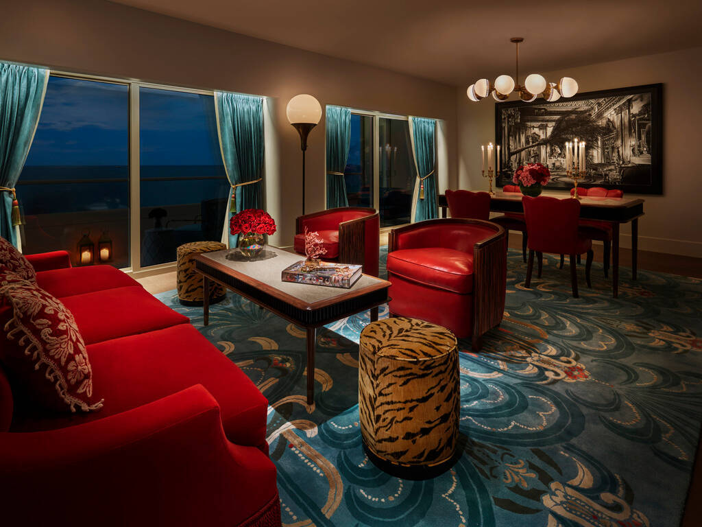 Premier Oceanfront Corner ADA King Suite - Hearing Accessible