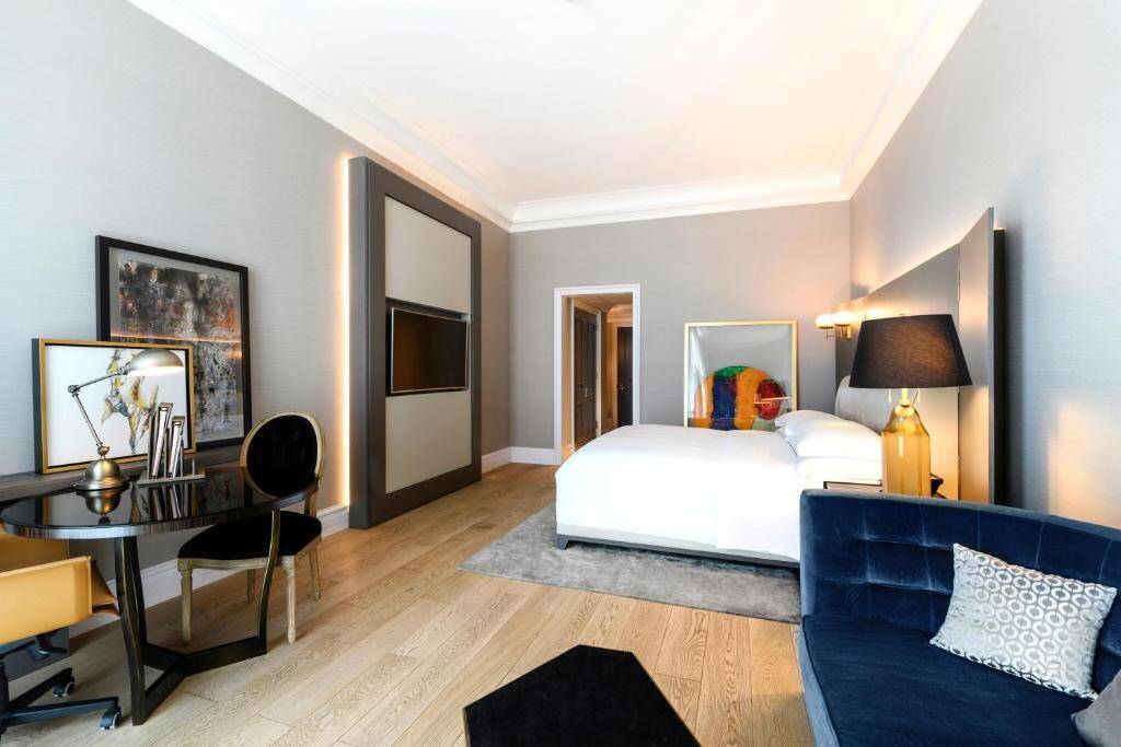 Deluxe Guest Room King