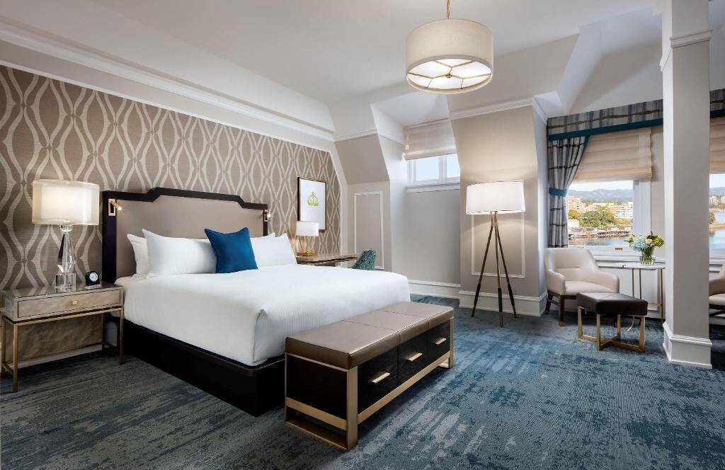 Deluxe Harbor View King