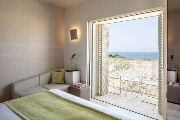 DELUXE BALCONY SEA VIEW 
