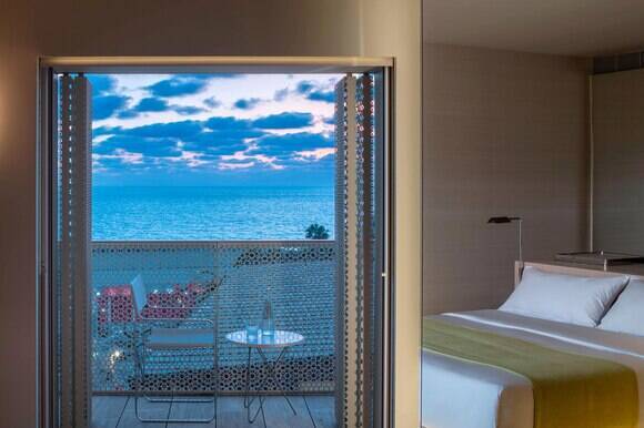 Deluxe Sea View King Room