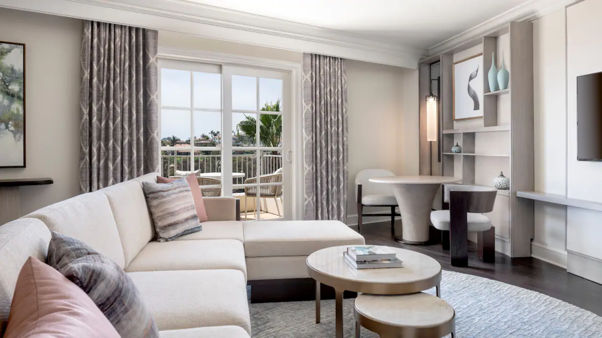 Pool Suite