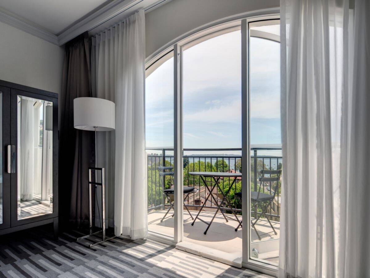 King Bay Side Room