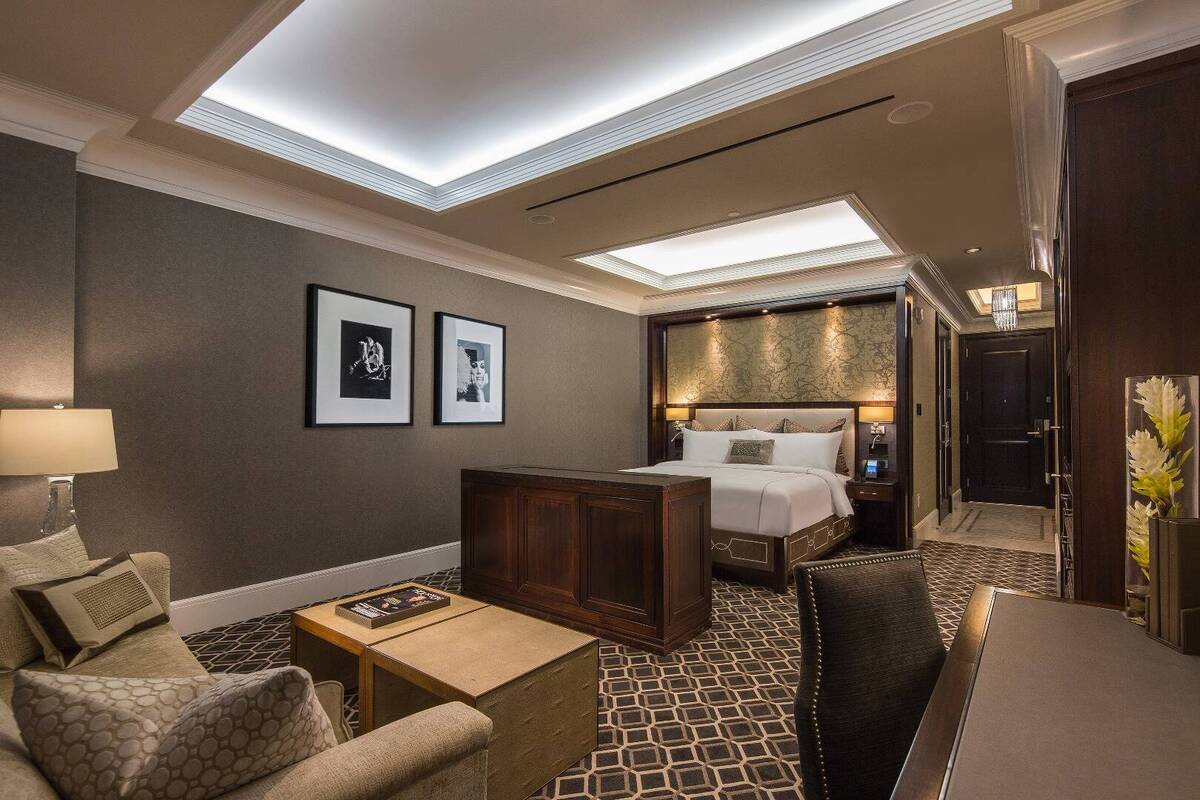 Luxury King Roll-in Room