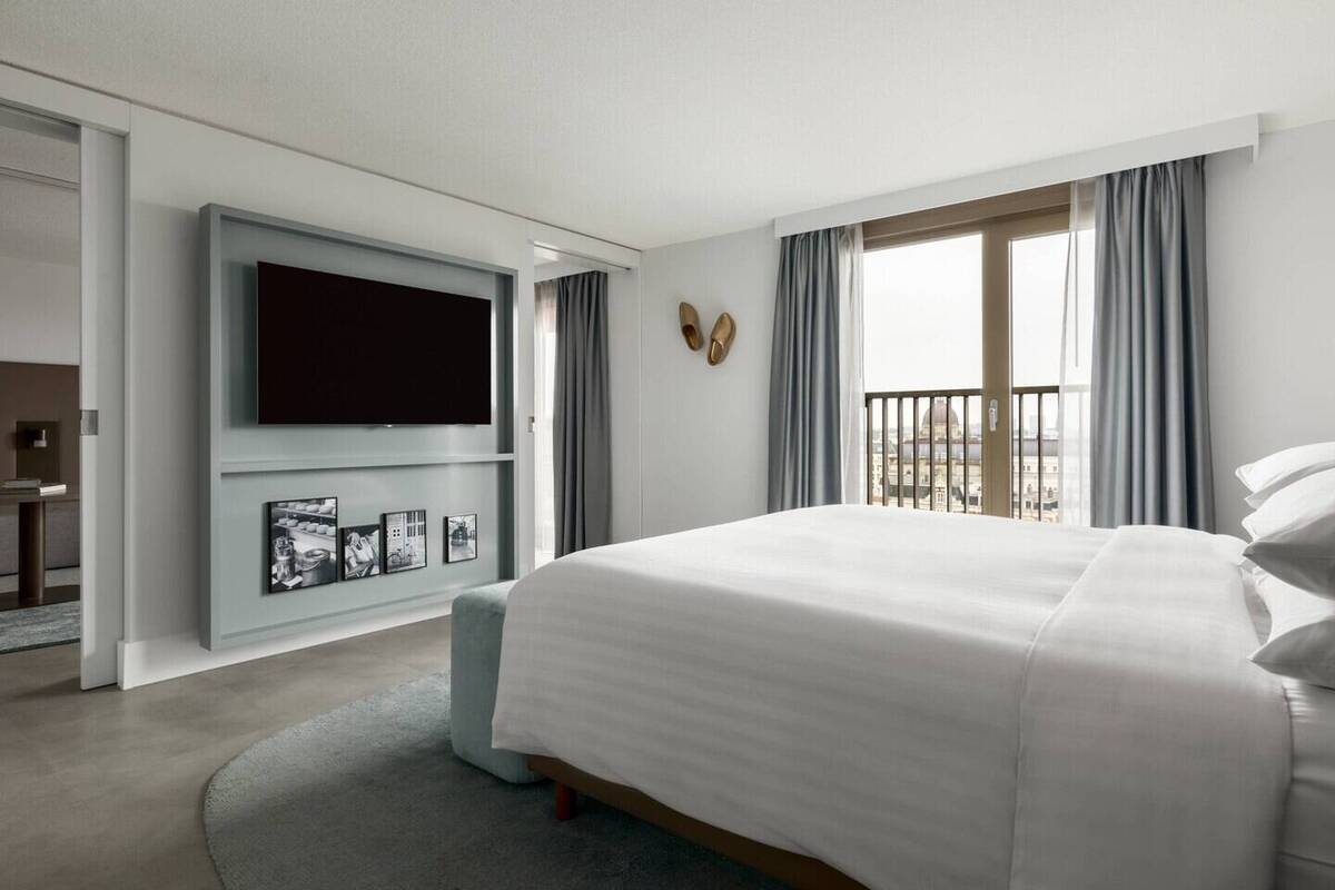 Balcony Suite