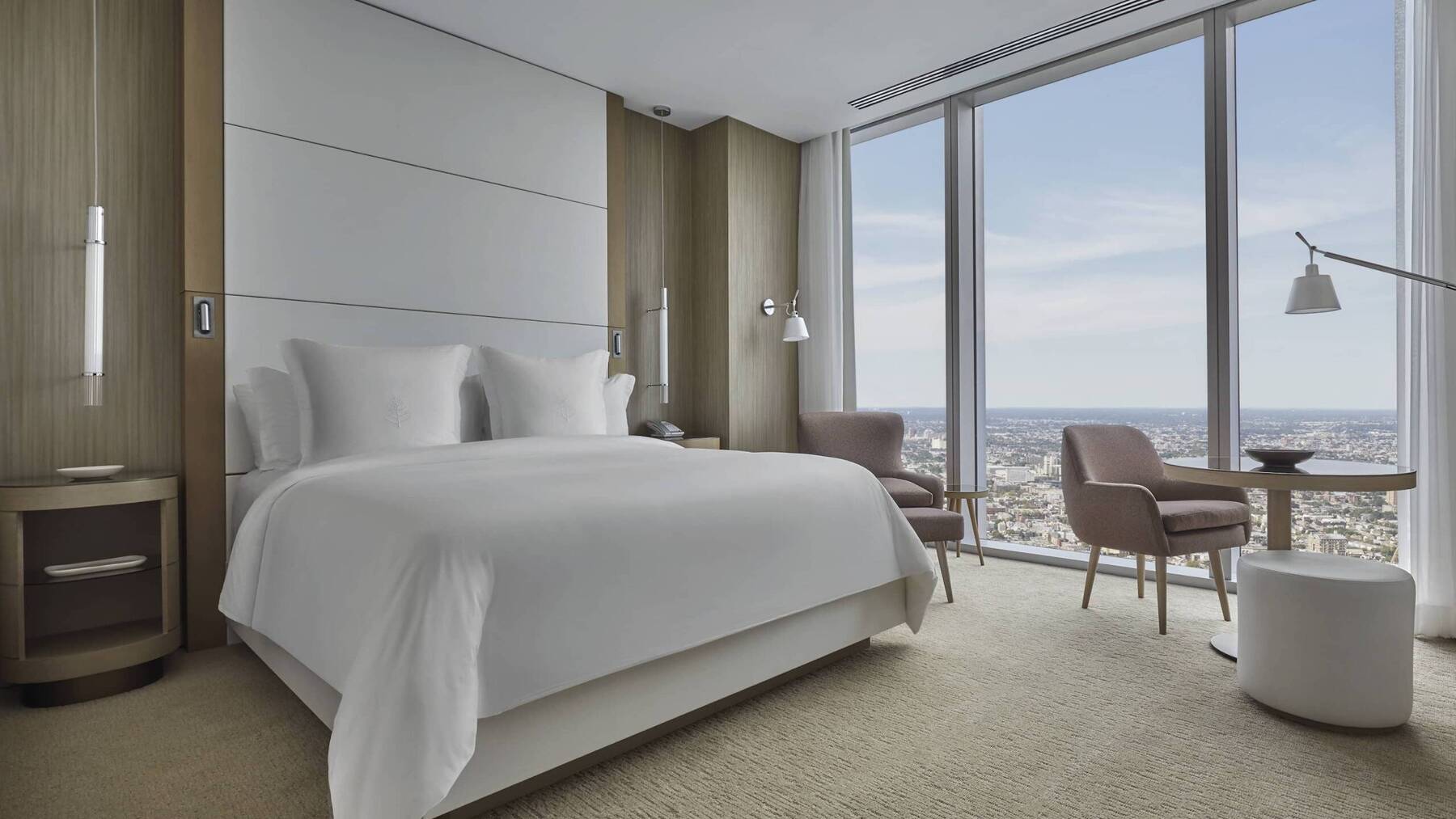 Premier Cityscape King Room