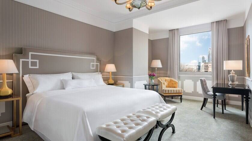 Contemporary Deluxe Guest King