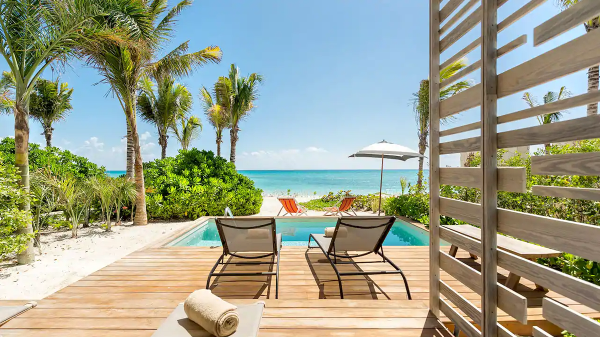 BEACH FRONT BI-LEVEL SUITE