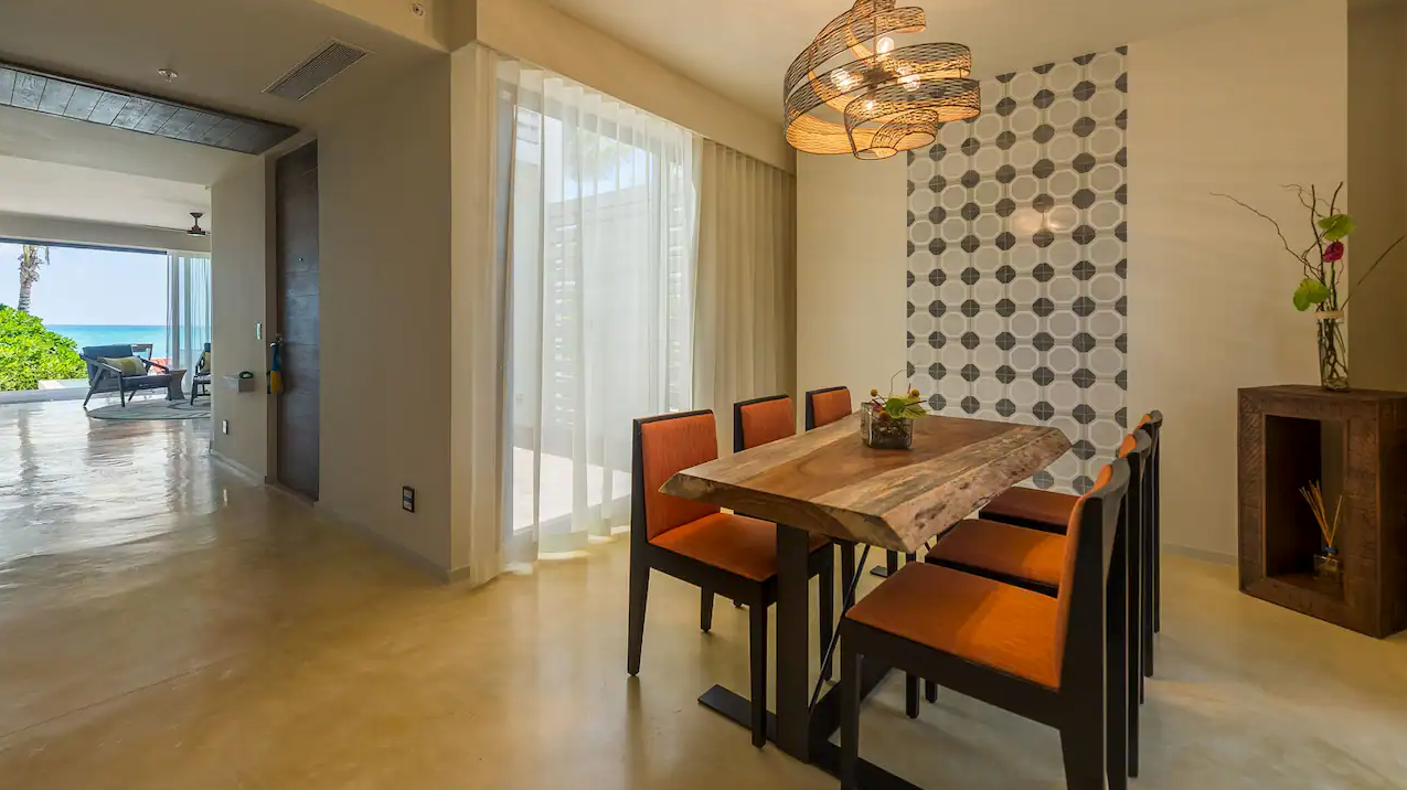 BEACH FRONT BI-LEVEL SUITE
