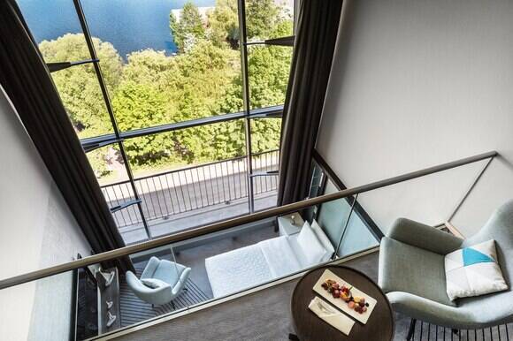 Duplex Lake Suite Bi-level Alster View	