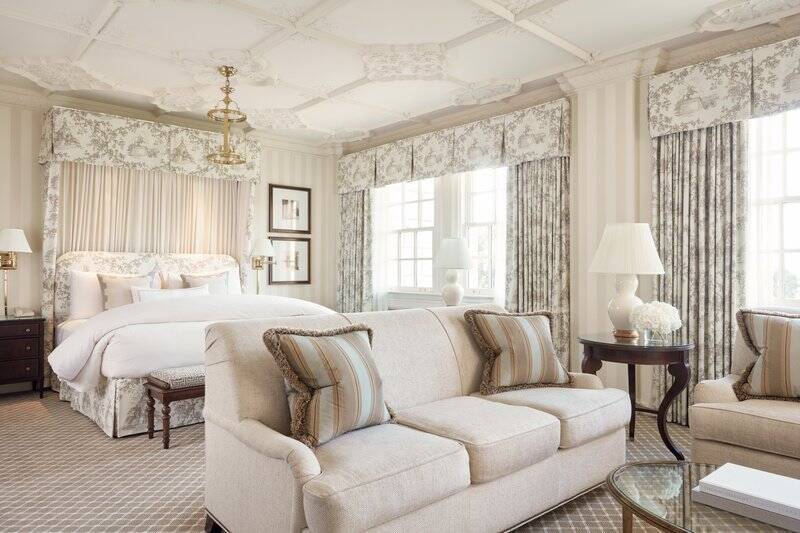 Luxury White House Junior Suite