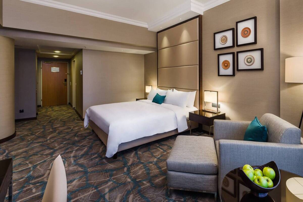 Deluxe King Room
