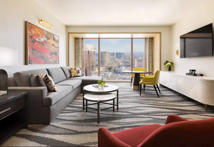 King One Bedroom Strip View Suite - Hearing Accessible