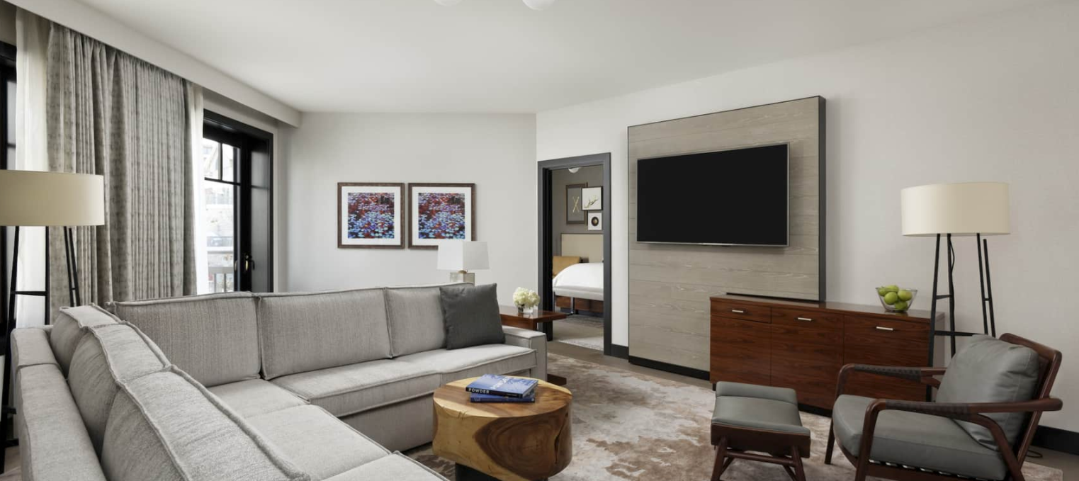 Premier Mountain View One Bedroom Suite